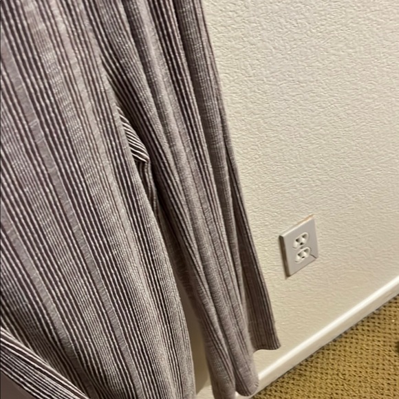 Gray Satin Jumpsuit with Relaxed Fit and Pleated Details - Picture 3 of 5